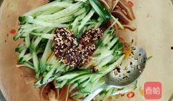 凉拌猪耳儿爆料怎么做视频,美味家常菜轻松上手