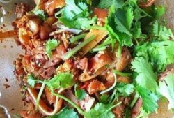 凉拌猪耳儿爆料怎么做视频,美味家常菜轻松上手